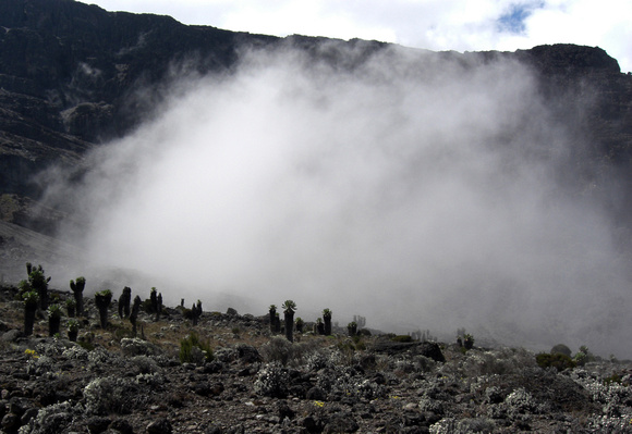 Clouds cover Barranco wall on Karanga Trail CIMG1392